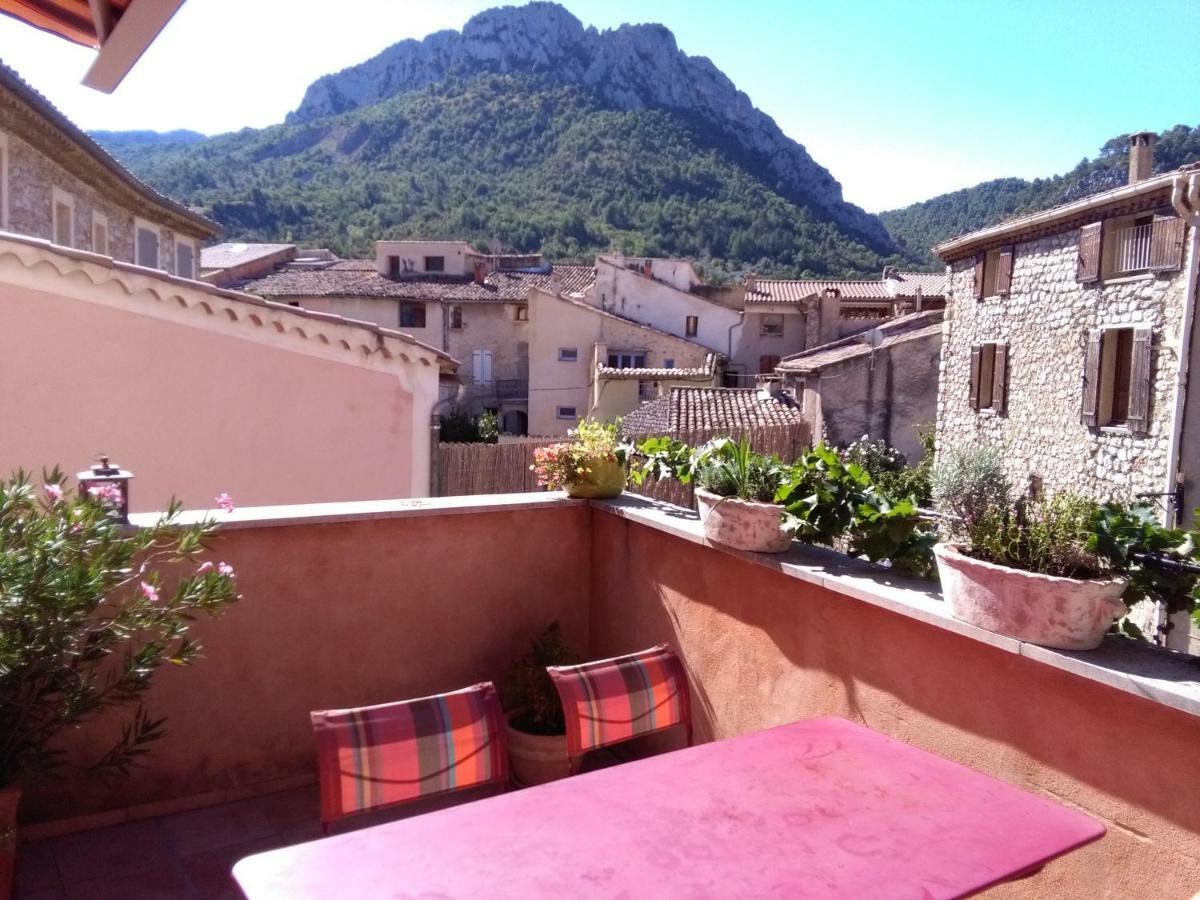 La Maison Derriere La Fontaine بوي ليه باروني المظهر الخارجي الصورة