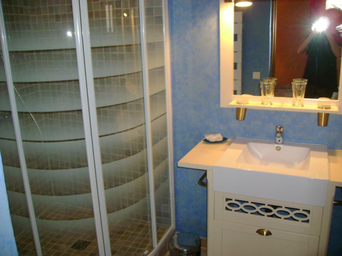 La Maison Derriere La Fontaine بوي ليه باروني المظهر الخارجي الصورة